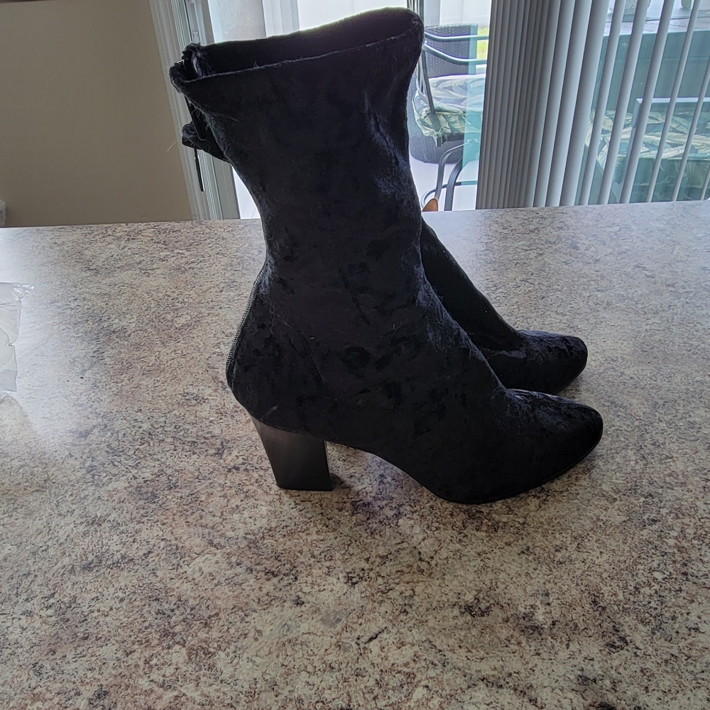 IMPO STRETCH VELEVT BOOTS